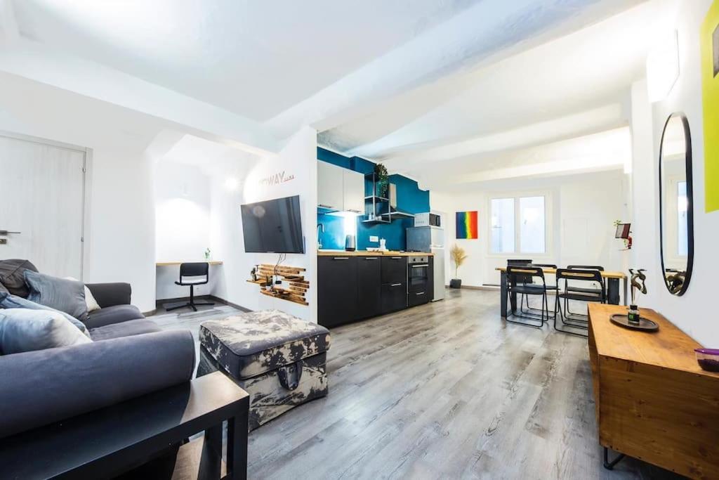 Midway Home, Nel Centro Storico Di Genova Экстерьер фото